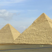 Mitä väliä on pyramideilla?