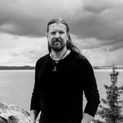 Esa Holopainen:" Vesa-Matti Loiri on yksi albumin solisteista "