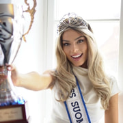 Miss Suomi Essi Unkuri: missikisoja voi kutsua naisten armeijaksi
