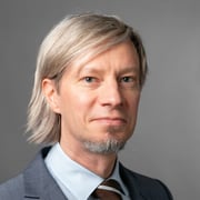 Tuomas Hupli: Tuomiovallan yhteiskunnalliset tehtävät - muuntumiskykyä ja resilienssiä